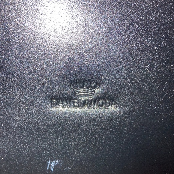 Daniela Moda Teardrop Black and Pink Leather Handbag - Picture 2 of 6